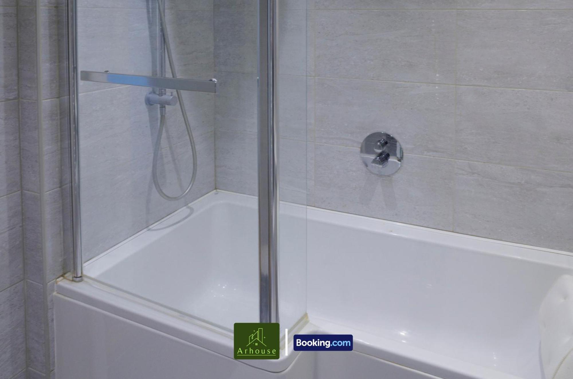 One Bedroom Apartment By Arhouse Apartments Short Lets & Serviced Accommodation Kingston With Free Wifi Kingston upon Thames  Εξωτερικό φωτογραφία